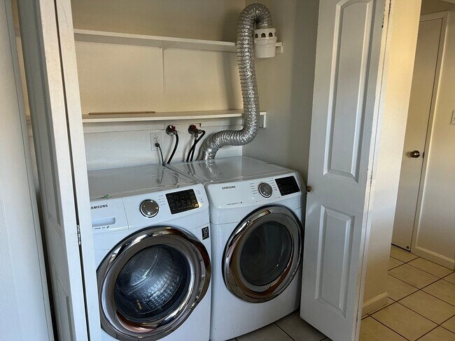 Building Photo - 2586 Tosca Way