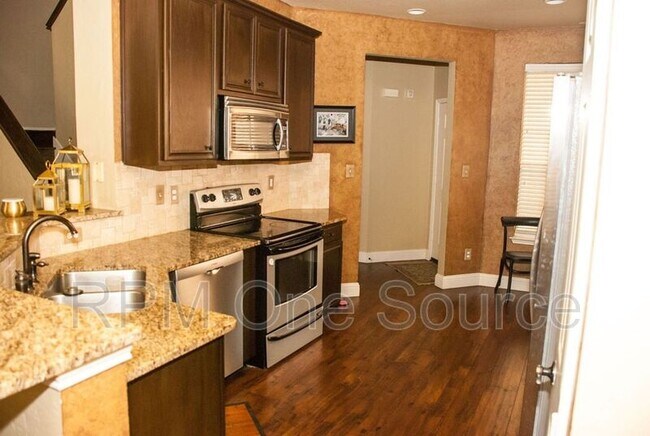 Building Photo - 8604 Heather Ridge Dr