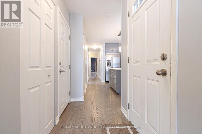 Photo du bâtiment - 1601 Sandgate Crescent