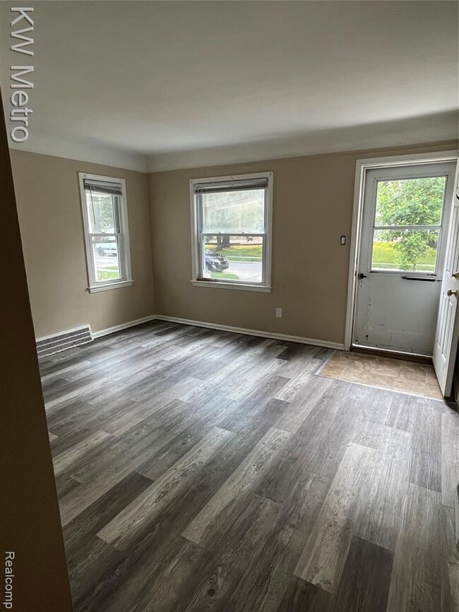Building Photo - 1414 Owana Ave