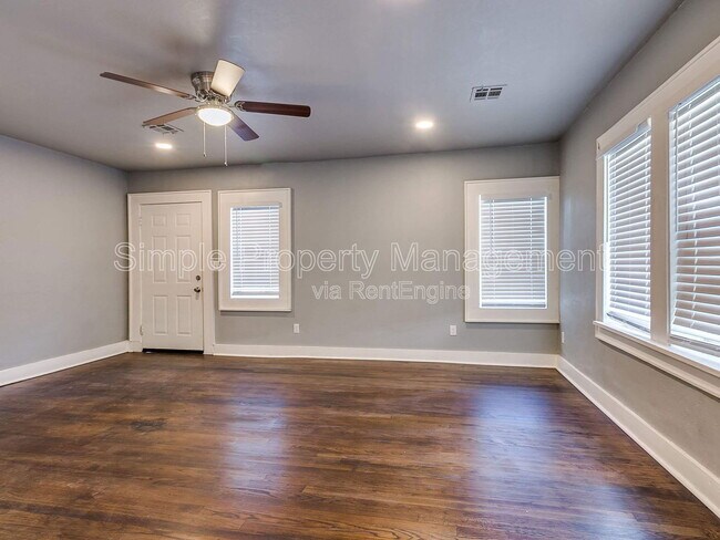 Building Photo - 4326 N Blackwelder Ave