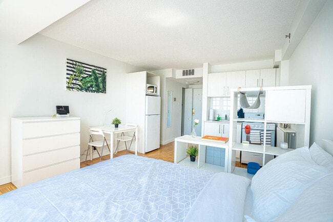 Building Photo - 1555 Boul. René-Lévesque O