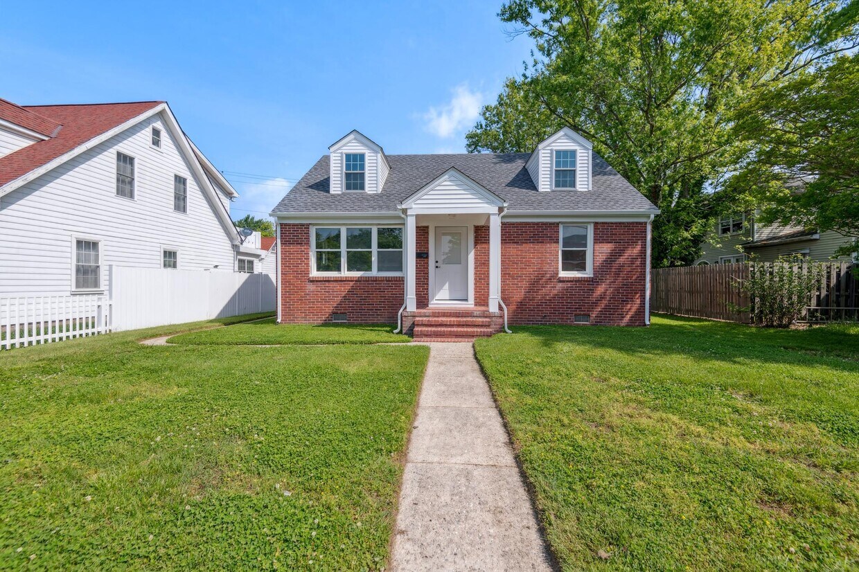 Primary Photo - 103 Biery St