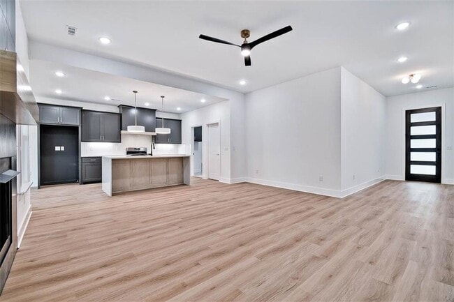 Building Photo - 5 Bayhill Ln