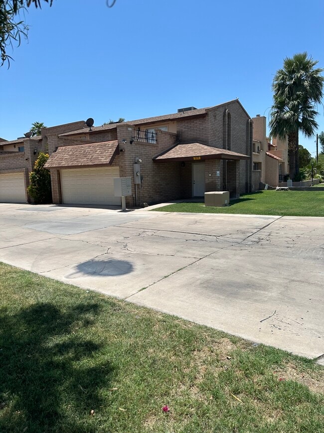 12 unit complex - 1037 E Highland Ave