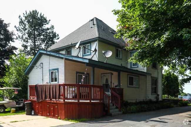 Building Photo - Whitmore Lake Portfolio