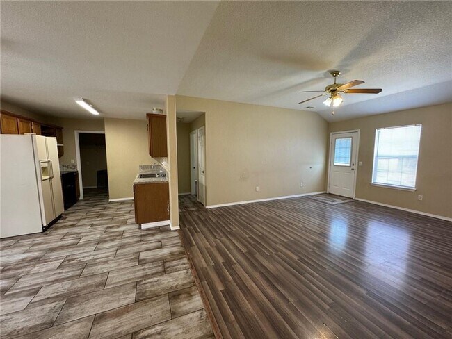 Building Photo - 510 Sun Meadow Dr