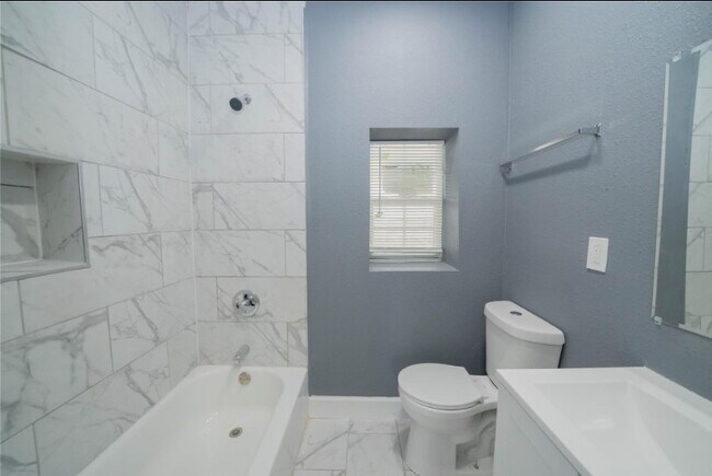 Foto del edificio - 1426 Telephone Rd