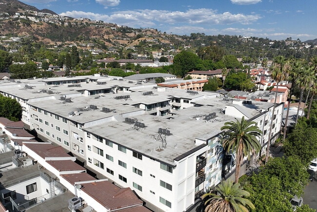 Building Photo - The Henley