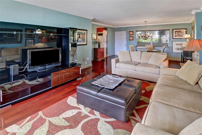 Foto del edificio - 220 Kings Point Dr