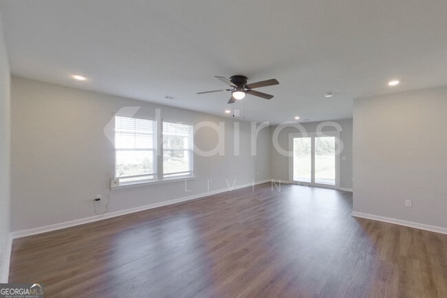 Foto del edificio - 122 Cottage Grove Rd
