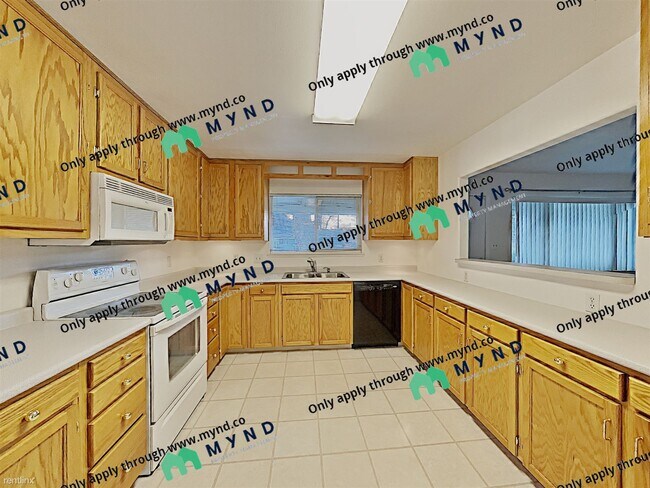 Building Photo - 3 br, 2 bath House - 2585 Dyer Way