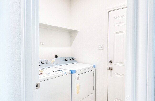 Foto del edificio - 9812 Arbor Oak