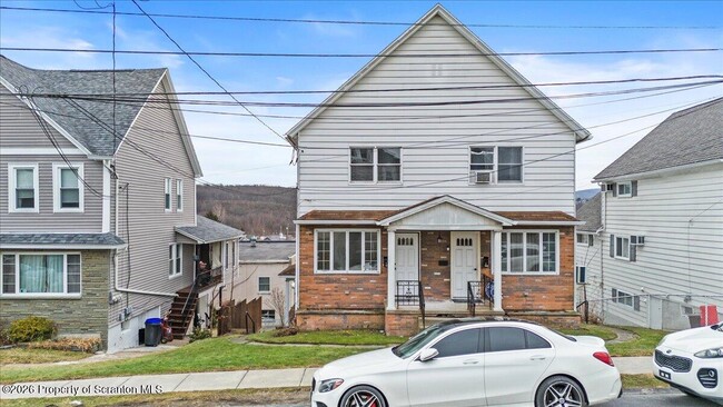 Foto del edificio - 714 Carmalt St