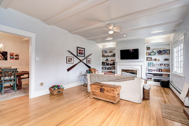 Building Photo - 1811 13th Ave