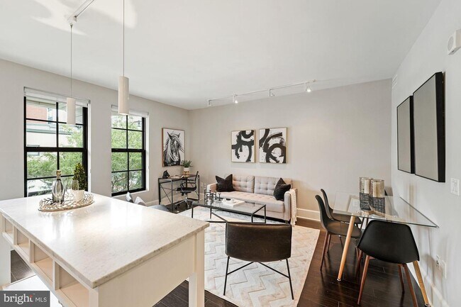 Foto del edificio - 1011 M St NW