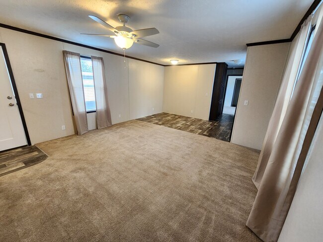 Building Photo - 123 Texas