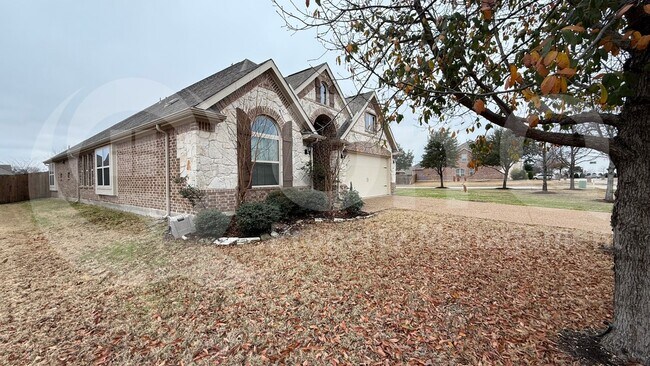 Foto del edificio - 4204 Overton Dr