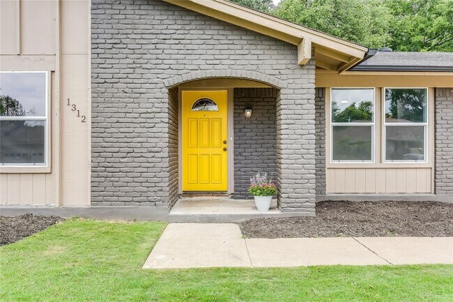 Foto del edificio - 1312 Neans Dr