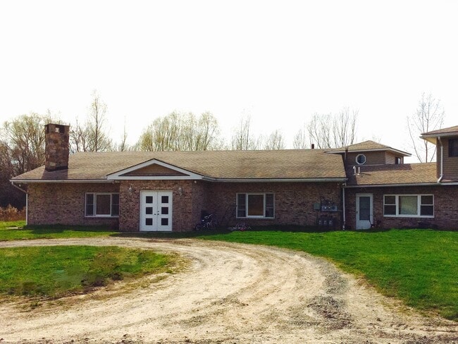 Building Photo - 270 Stone Rd