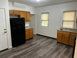 Building Photo - 4 Magnolia St