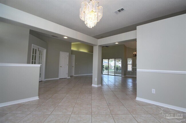Foto del edificio - 2042 Hamilton Crossing Dr