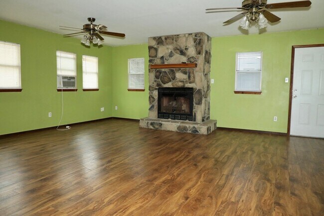 Foto del edificio - 3420 Fairlane Ave