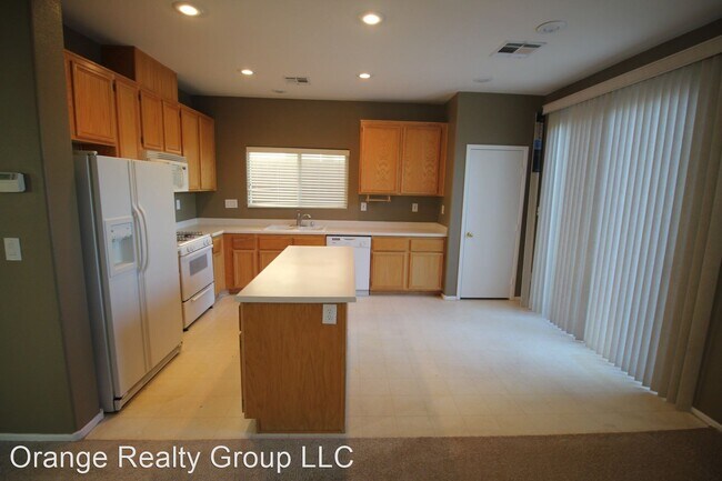 Building Photo - 3 br, 2.5 bath House - 924 Purdy Lodge Street
