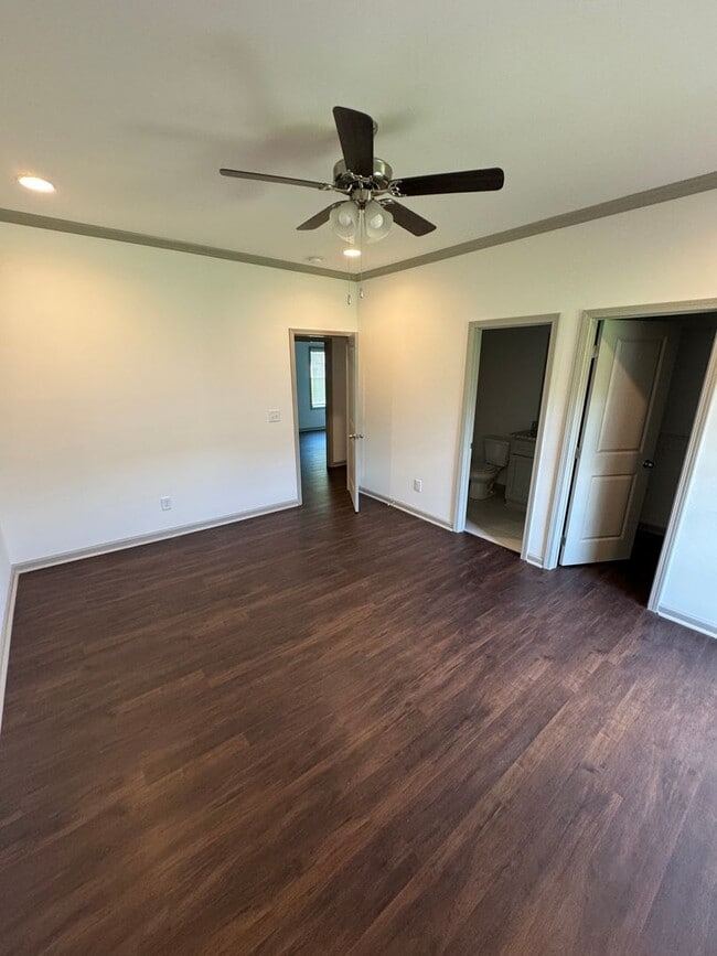 Photo - Charming 3BR/2BA with Easy Access to Shopping & Dining House
