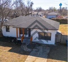 Building Photo - 2024 Churchill Way