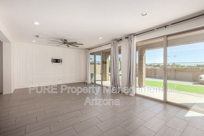 Building Photo - 23047 E Calle de Flores