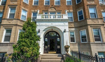 Building Photo - 117 Park Dr