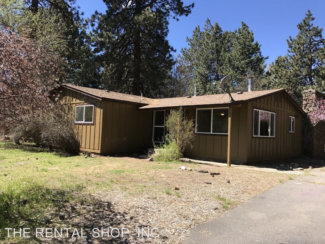 Primary Photo - 5 br, 2 bath House - 60847 Granite Dr