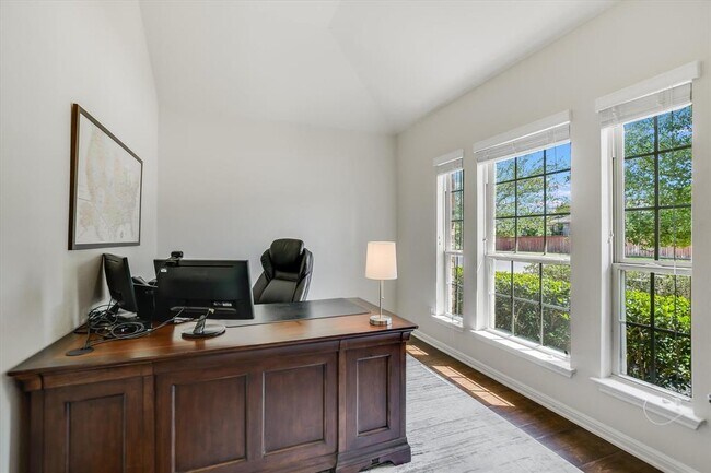 Foto del edificio - 2717 Coral Valley Dr