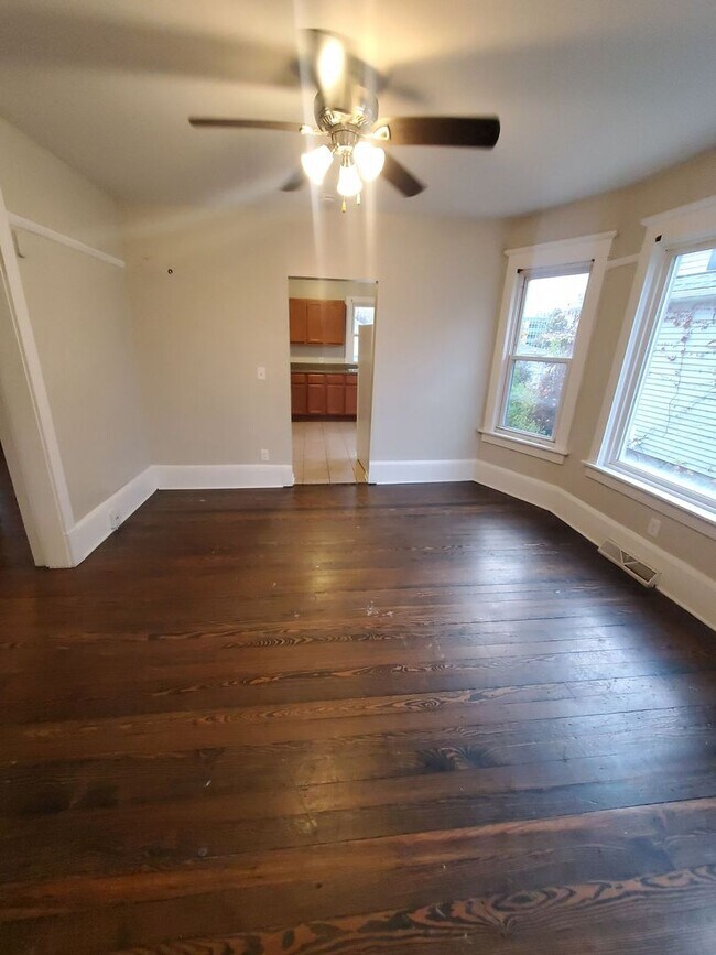 Foto del edificio - 6827 25th Ave