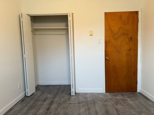 Photo du bâtiment - 281-17e 17e Avenue N