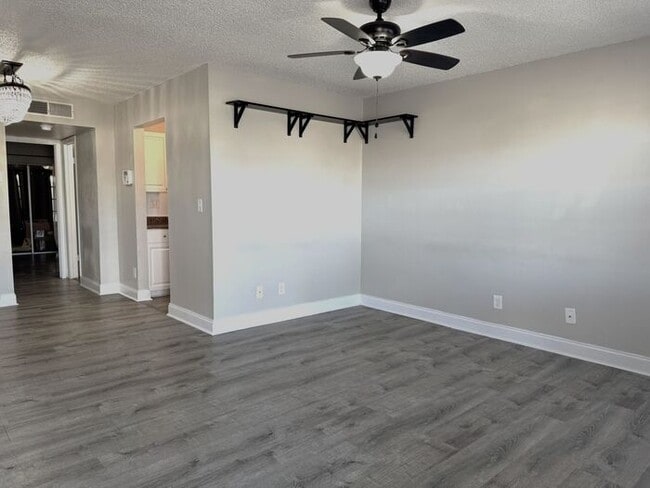 Photo - Updated 1/1 Villa House