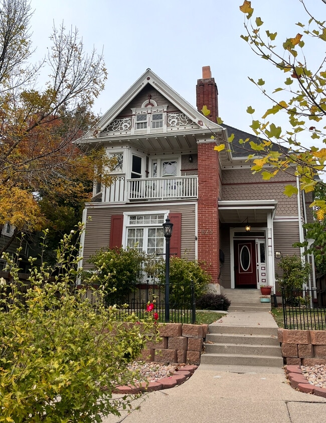 Building Photo - 825 E 3rd Ave