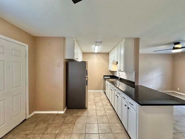 Foto del edificio - Available Now! Newly Updated 3/2 in Flint!