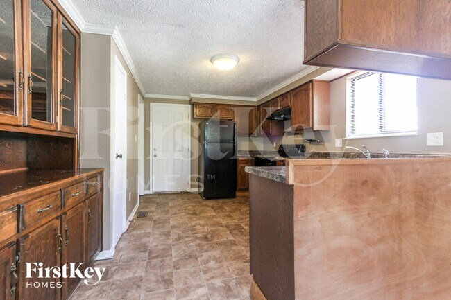 Building Photo - 3735 Valley Lake Dr