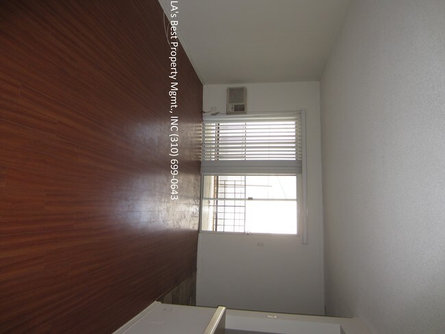 Building Photo - 1622 S Beverly Glen Blvd