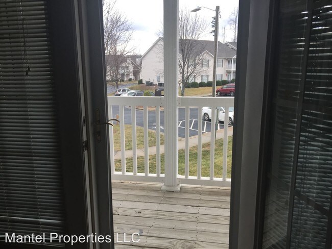 Foto del edificio - 7141 W Friendly Ave