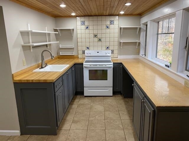Building Photo - 9 Fortier Rd