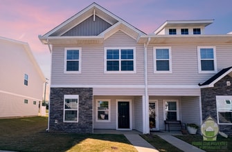 Building Photo - 26 English Ct