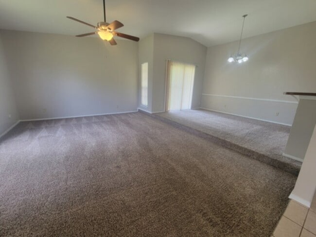 Building Photo - Large home on a corner lot!