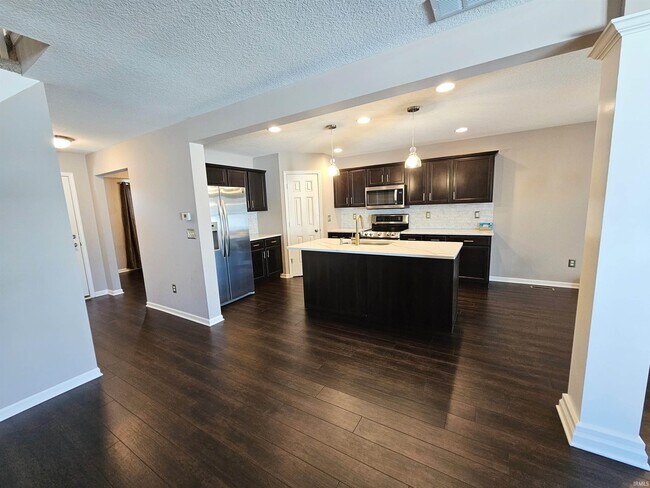 Foto del edificio - 372 Ayrshire Dr