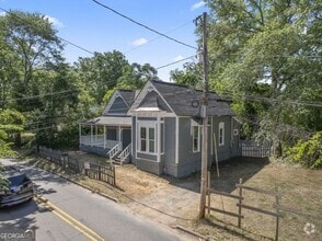 Building Photo - 212 W Quilly St