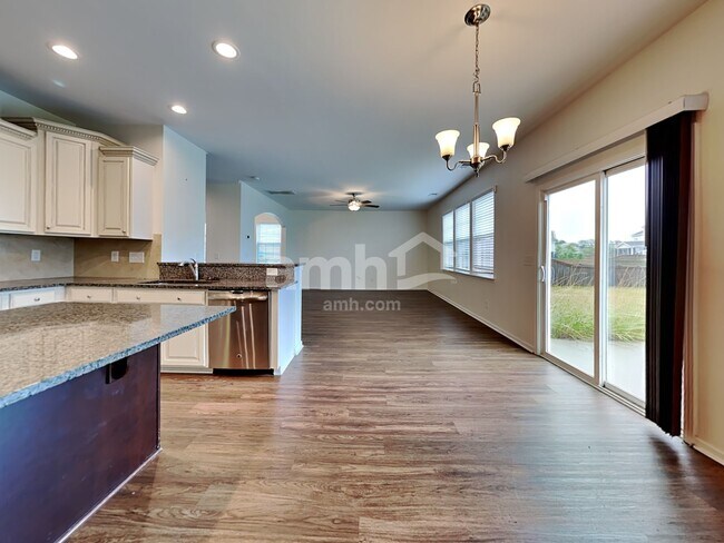Foto del edificio - 614 Redbud Ln