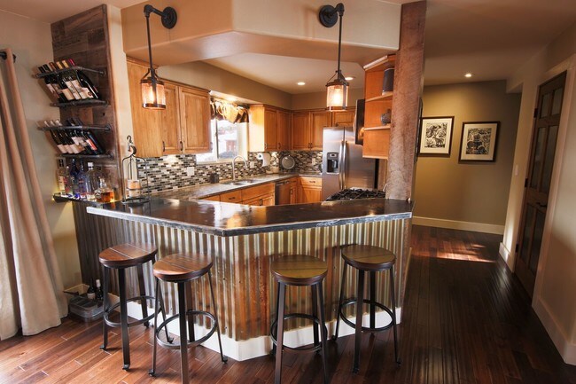 Building Photo - 601 Animas View Dr