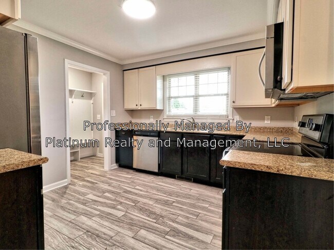 Building Photo - 205 Maxwell Dr